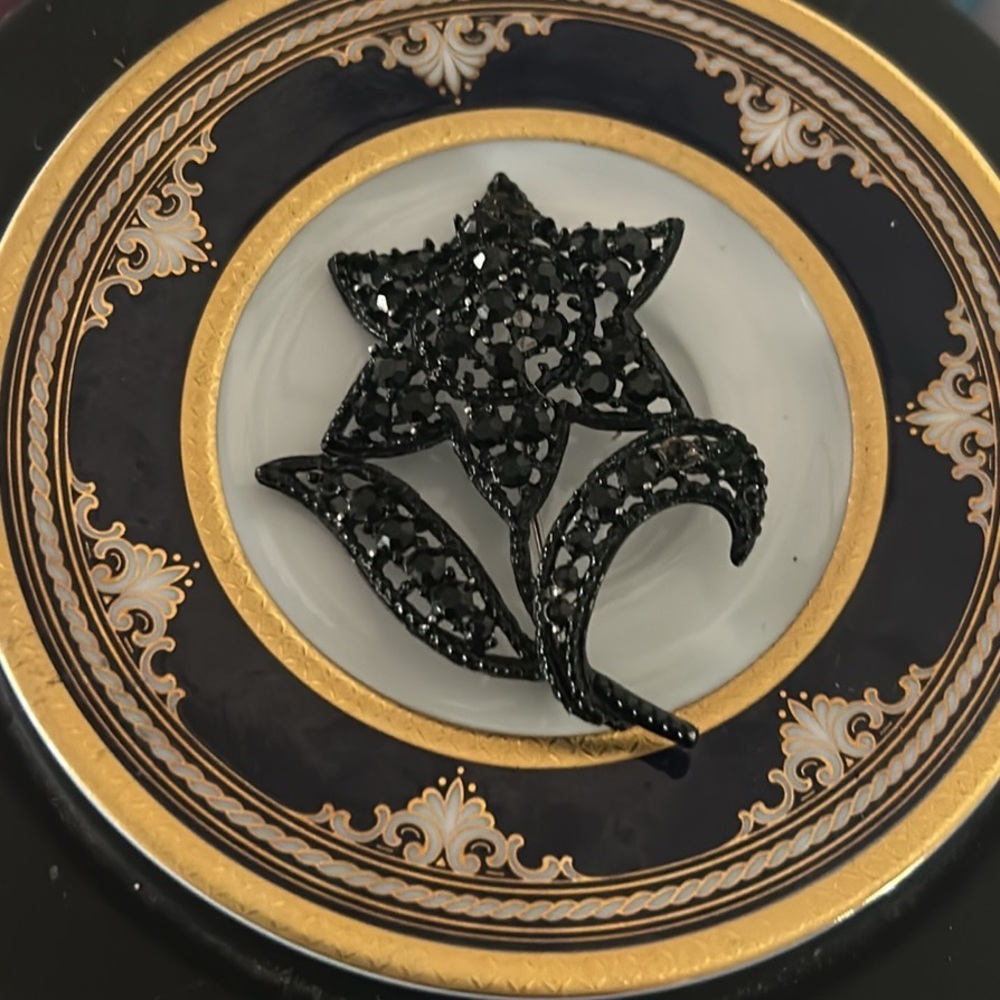 Vintage Black Japanned Crystal Brooch